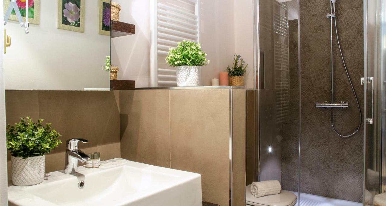 Flowers Apartment Joivy 25 科莫 外观 照片