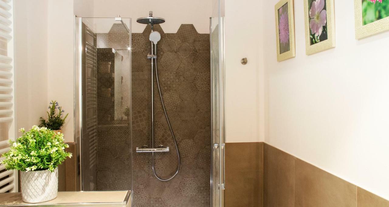 Flowers Apartment Joivy 25 科莫 外观 照片